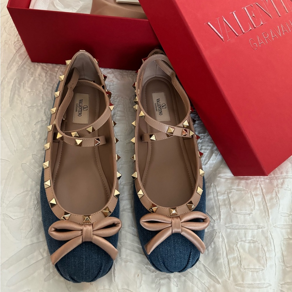 NIB VALENTINO GARAVANI Rockstud leather-trimmed denim ballet flats